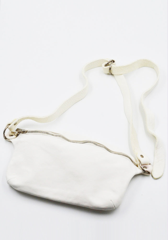 GUIDI BV07 SOFT HORSE FULL GRAIN Leather MEDIUM FANNY BAG WHITE | DOSHABURI Shop