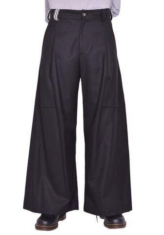 MAINA YEE JULIUS WIDE-LEGGED TROUSERS BLACK FW25 | DOSHABURI Shop