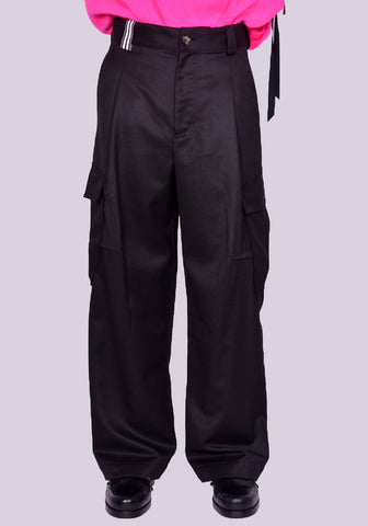 MARINA YEE JULIAN KNEE DARTS TROUSERS BLACK FW24 | DOSHABURI Online Shop