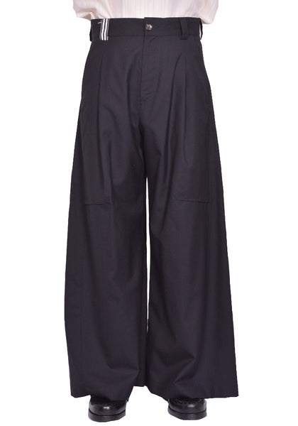MARINA YEE JULIUS KNEE DARTS TROUSERS BLACK SS25 | DOSHABURI Shop