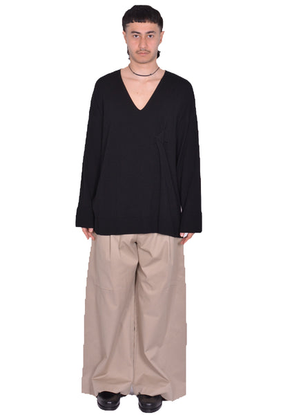 MARINA YEE KISS ORIGAMI V-NECK KNIT SWEATER BLACK SS25 | DOSHABURI Shop