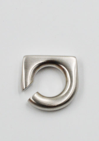 RICK OWENS MEN ROUND PRONG EAR CUFF PALLADIO SS26 | DOSHABURI Shop