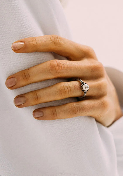 WERKSTATT MÜNCHEN M1711 RING SYMBOL PEARL SILVER | DOSHABURI Shop