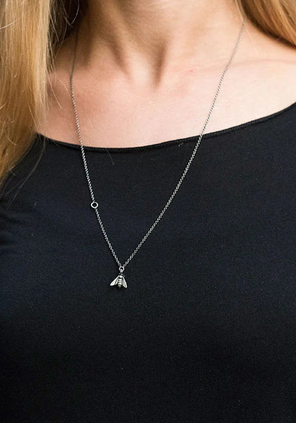 WERKSTATT MÜNCHEN M7492 CHAIN MINI NECKLACE BEE SILVER  | DOSHABURI Shop