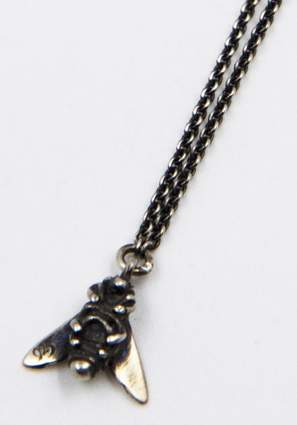 WERKSTATT:MÜNCHEN M7492 CHAIN MINI NECKLACE BEE SILVER | DOSHABURI Shop