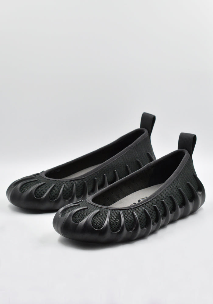 AT.KOLLEKTIVE NINA CHRISTEN WOMENS PLASMA X BALLERINA SHOES BLACK | DOSHABURI Online Shop