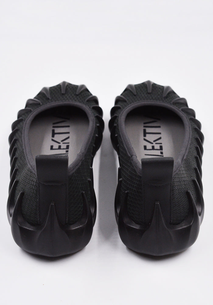 美品✨AT.KOLLEKTIVE Nina Christenエディション　黒 美品✨AT.KOLLEKTIVE Nina Christenエディション 黒 - メルカリ