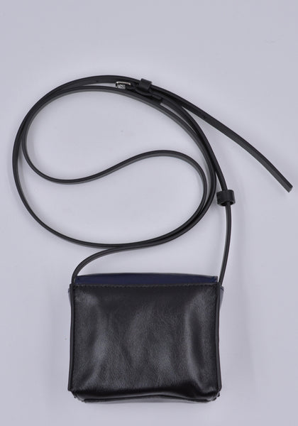 MARNI SBMQ0082U0 MINI MESSENGER BAG NAVY/BLACK FW23 | DOSHABURI Online Shop