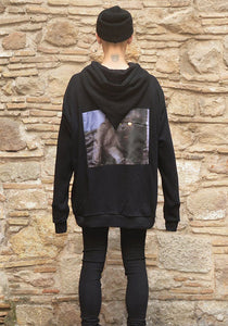 YUIKI SHIMOJI UNISEX OVERSIZE HOODED SWEATSHIRT BLACK CAT
