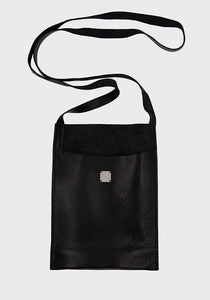 GUIDI PKT1 SOFT HORSE FULL GRAIN PASSPORT BAG BLACK | DOSHABURI Online Shop