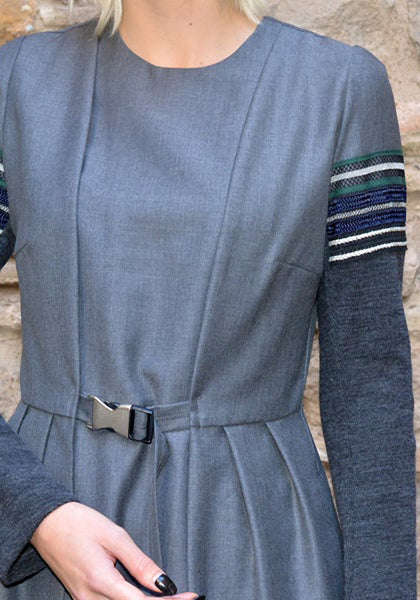 UJOH LONG SLEEVE BELTED DRESS GREY 50% Off-Sale Doshaburi Online Shop