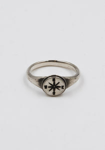 WERKSTATT MÜNCHEN M1711 RING SYMBOL WINDROSE SILVER FW22 | DOSHABURI Online Shop